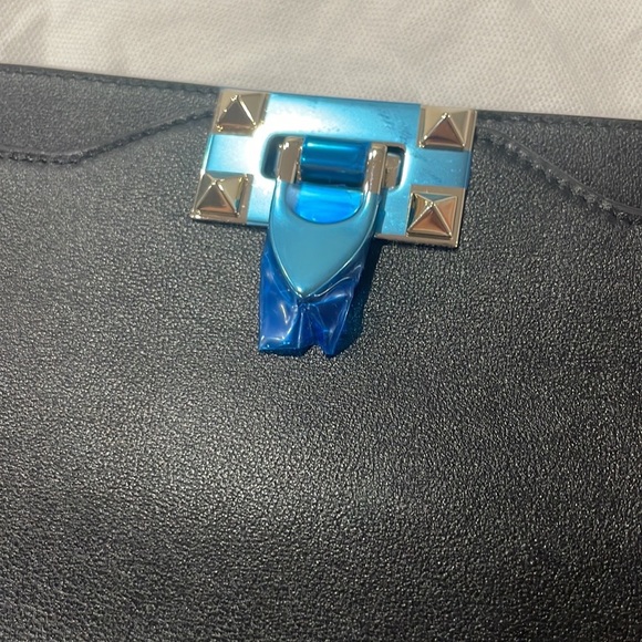 VALENTINO GARAVANI Black Large Rockstud Pouch - Picture 6 of 7